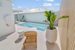 Amalfi 5.2m x 2.8m Alpine White Shimmer_05