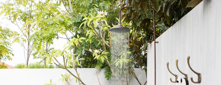 a-how-to-guide-on-outdoor-showers-for-your-pool-blogimage2