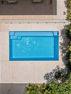 brampton-slimline-sky-blue-shimmer-galleryimage-1