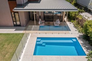 brampton-slimline-sky-blue-shimmer-galleryimage-2