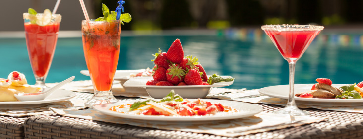 poolside-breakfast-nooks-ideas-for-lazy-sunday-mornings-blogimage2