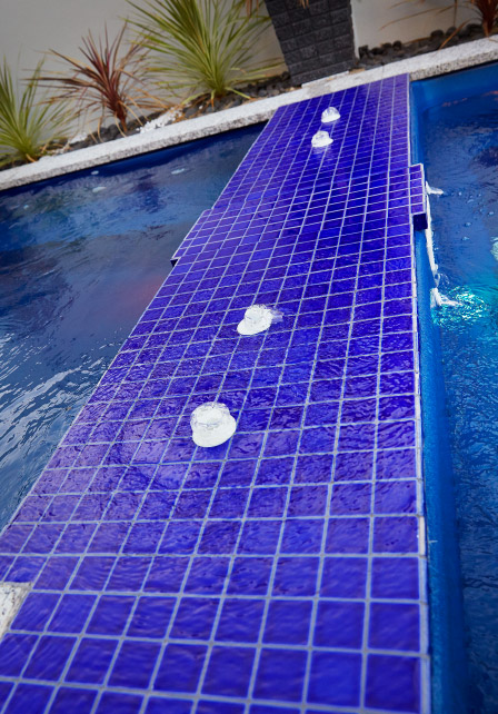 water-features-for-your-fibreglass-pool